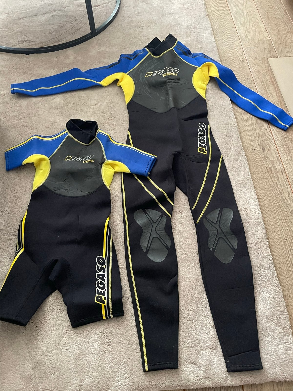Pegaso Wetsuits: Kort (8-10 jr) & Lang (S) kniebeschermer., Watersport en Boten, Watersportkleding, Ophalen of Verzenden, Gebruikt