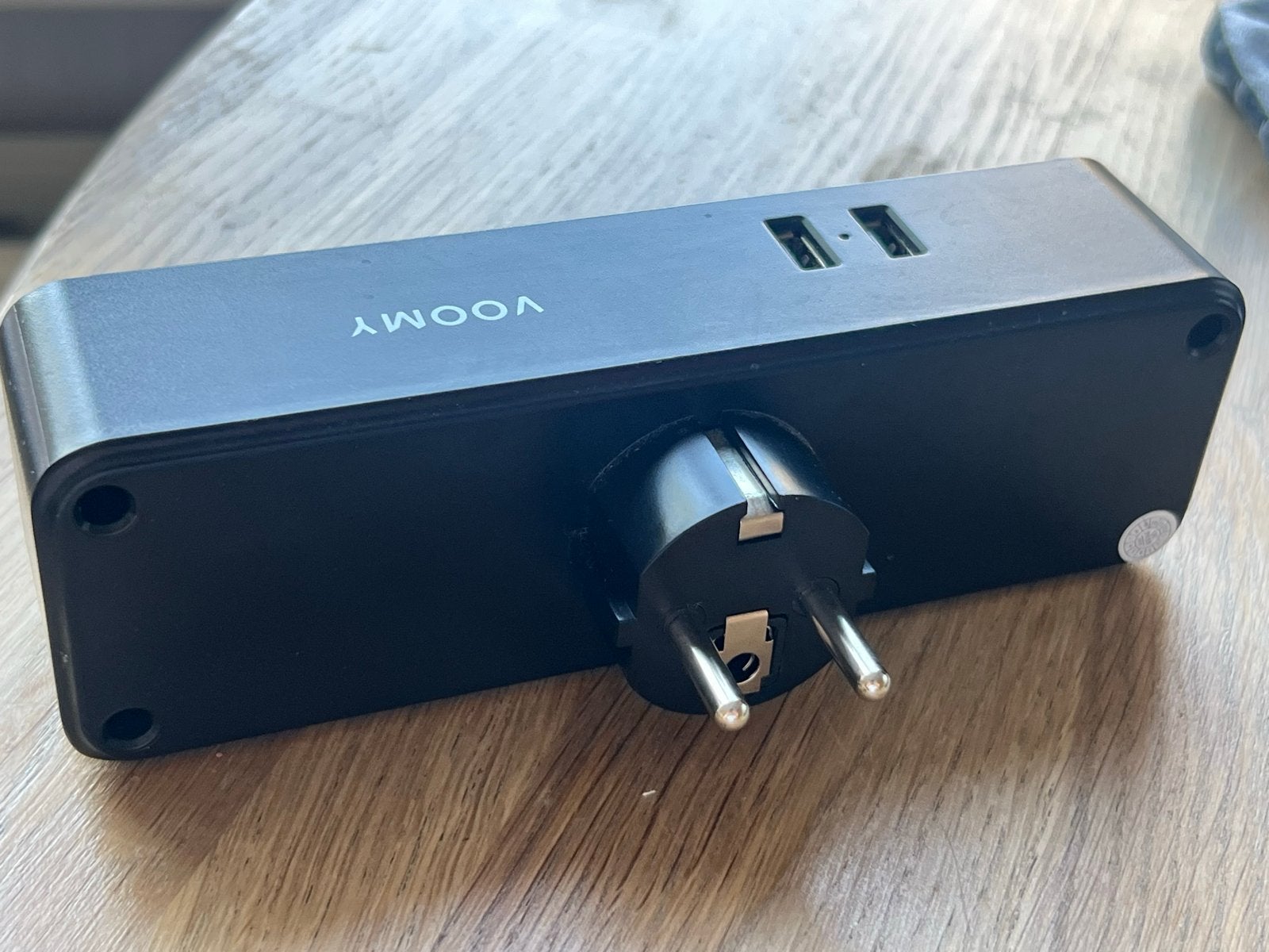 VOOMY travel adapter, Ophalen of Verzenden