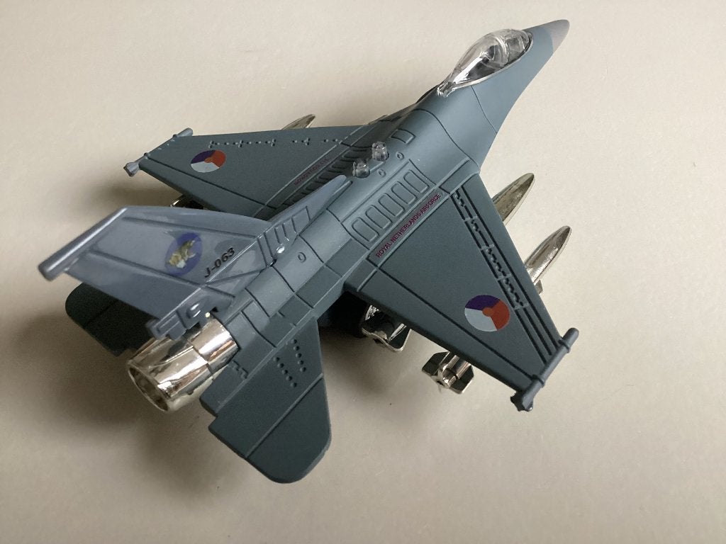 F16 straaljager, Verzenden, Zo goed als nieuw, Schaalmodel