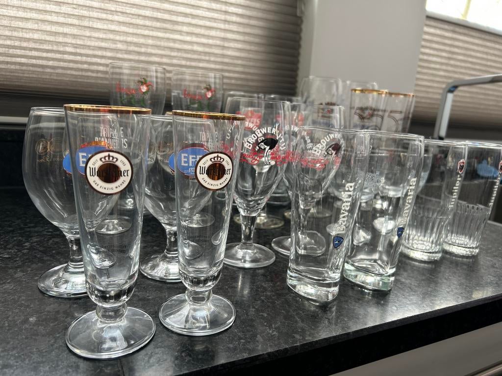 Diverse bierglazen collectie - 20 stuks, Huis en Inrichting, Keuken | Servies, Ophalen, Glas of Glazen, Gebruikt, Glas