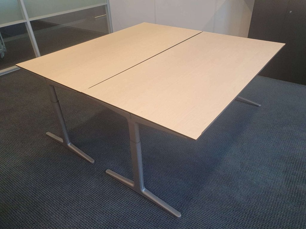 Ahrend Mehes bureaus volkern, Huis en Inrichting, Bureaus, Kofferen 60, 5492 BP Sint-Oedenrode, In hoogte verstelbaar, Ophalen of Verzenden