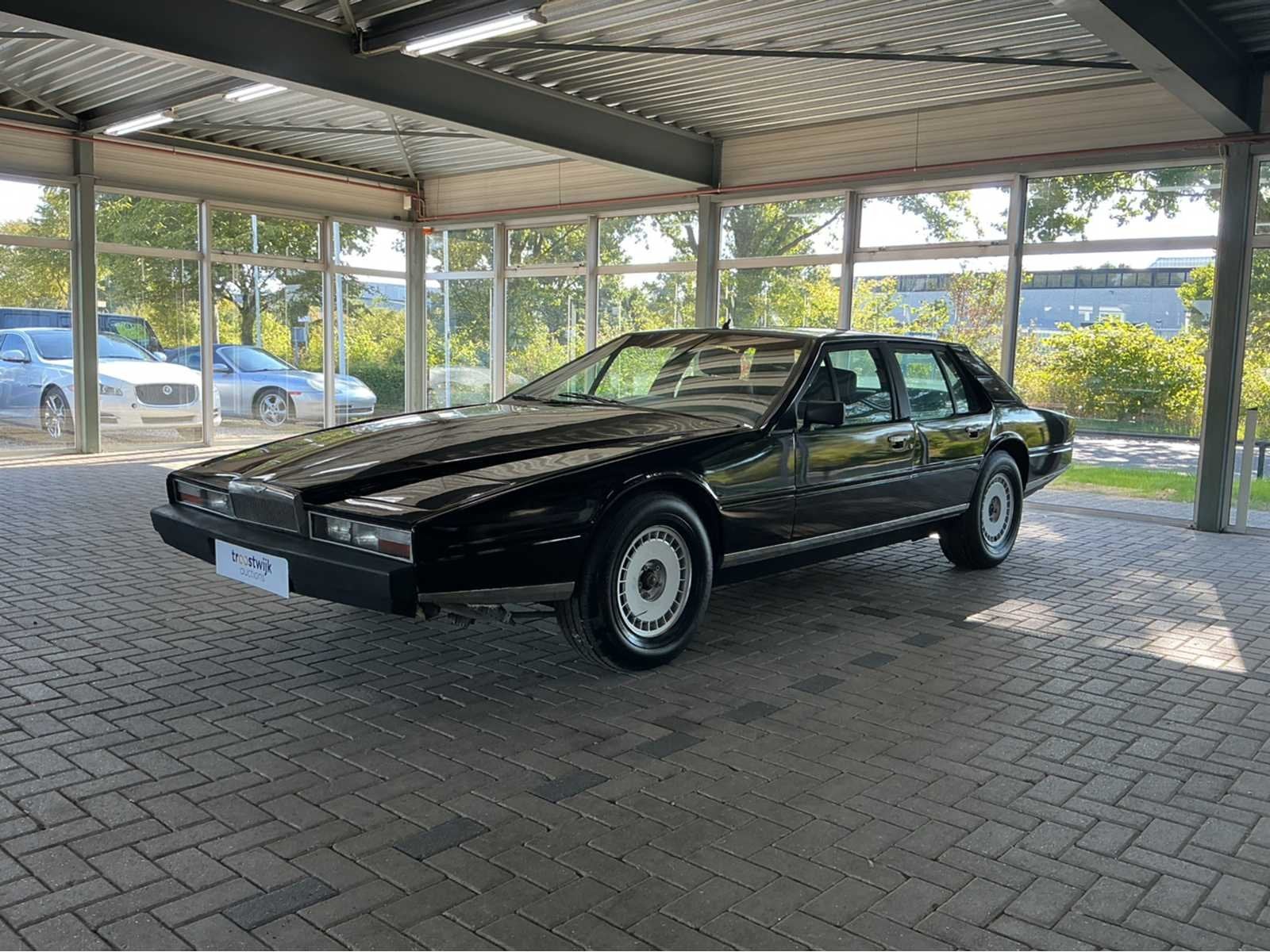 ASTON MARTIN LAGONDA 5.3 V8 AUTOMATIC | 1985 | BRITISH LUXUR, Auto's, Automaat, Gebruikt, Lagonda, Bedrijf