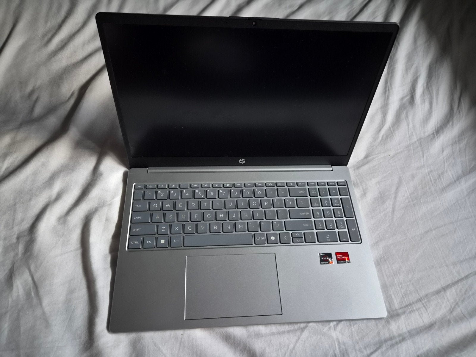HP Laptop 15-fc0xxx met AMD Ryzen 7 5825U en 16GB RAM, Met videokaart, 2 tot 3 Ghz, 477 GB, Ophalen of Verzenden