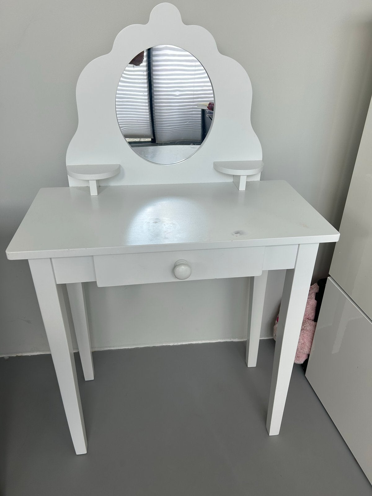 KidKraft Kaptafel / make up tafel met spiegel en lade, Kinderen en Baby's, Kinderkamer | Tafels en Stoelen, Ophalen, Gebruikt