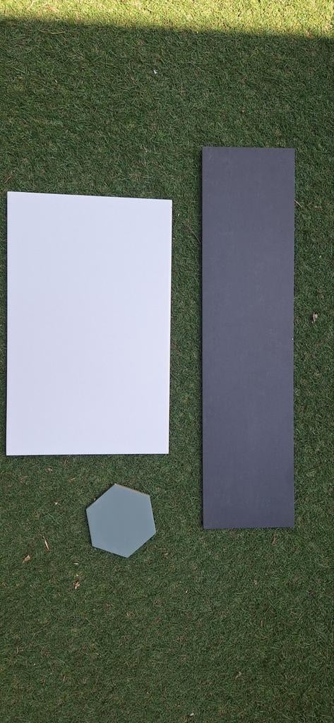 Diverse wandtegels: wit, zwart en hexagon groen, Ophalen, 40 tot 60 cm, Nieuw, Minder dan 5 m²