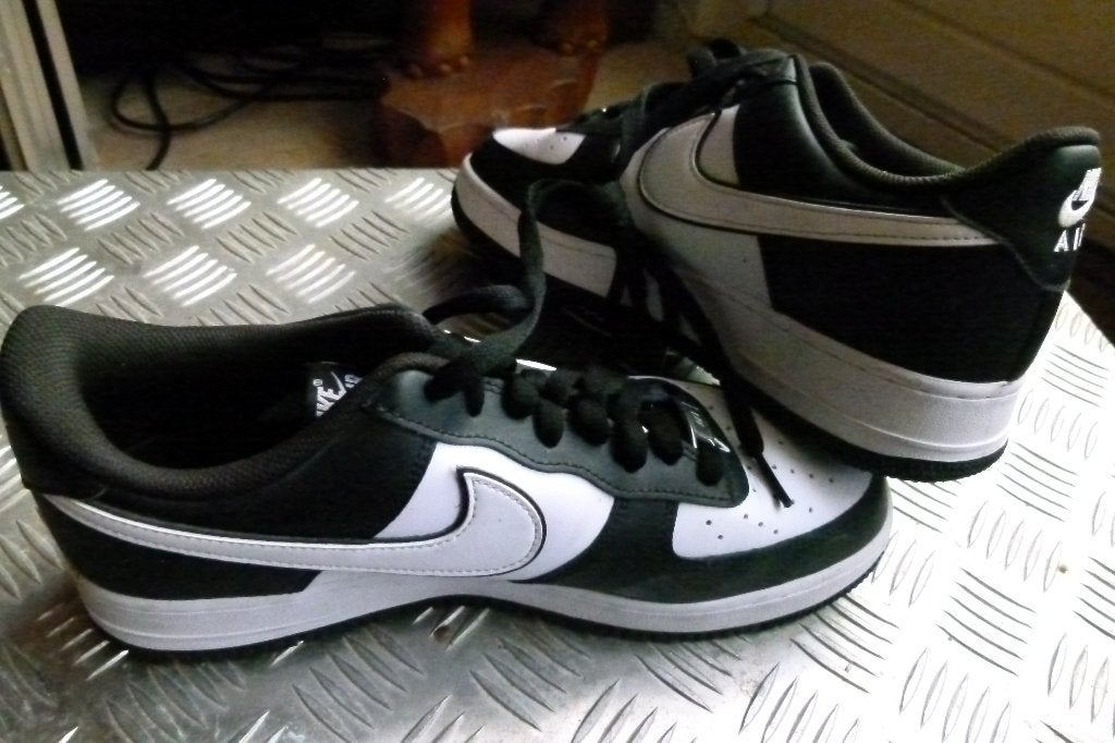 zwart / wit sportschoenen  NIKE AIR, Kleding | Heren, Schoenen, Nike, Ophalen of Verzenden, Zo goed als nieuw, Sportschoenen