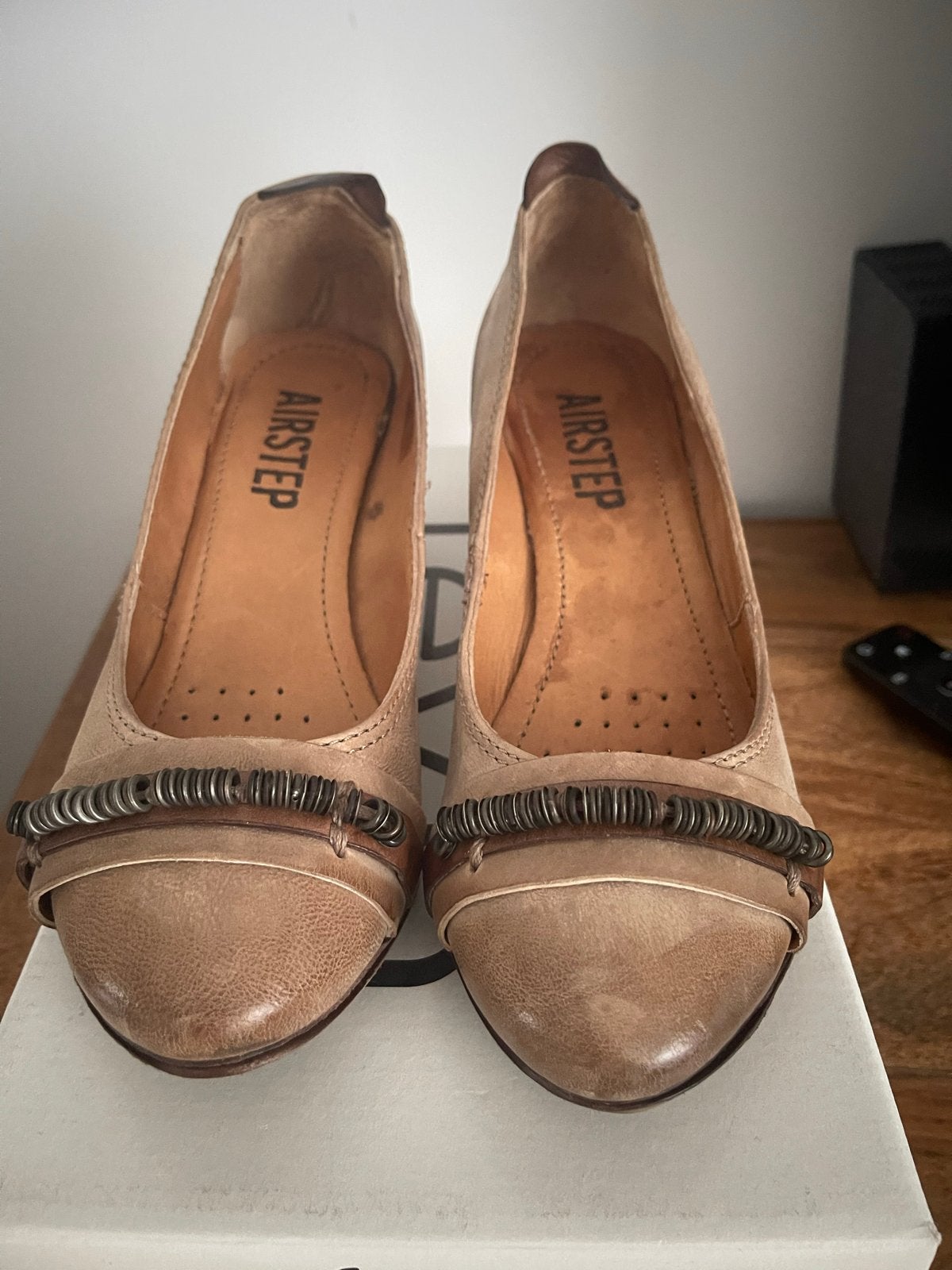 Airstep schoenen maat 38 - mild gedragen, Ophalen, Gedragen, Beige, Schoenen met lage hakken