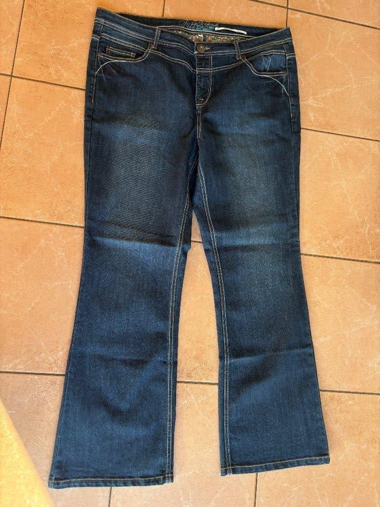 Mooie spijkerbroek maat 48, Kleding | Dames, Grote Maten, Blauw, Ophalen of Verzenden, Zo goed als nieuw, Miss Etam