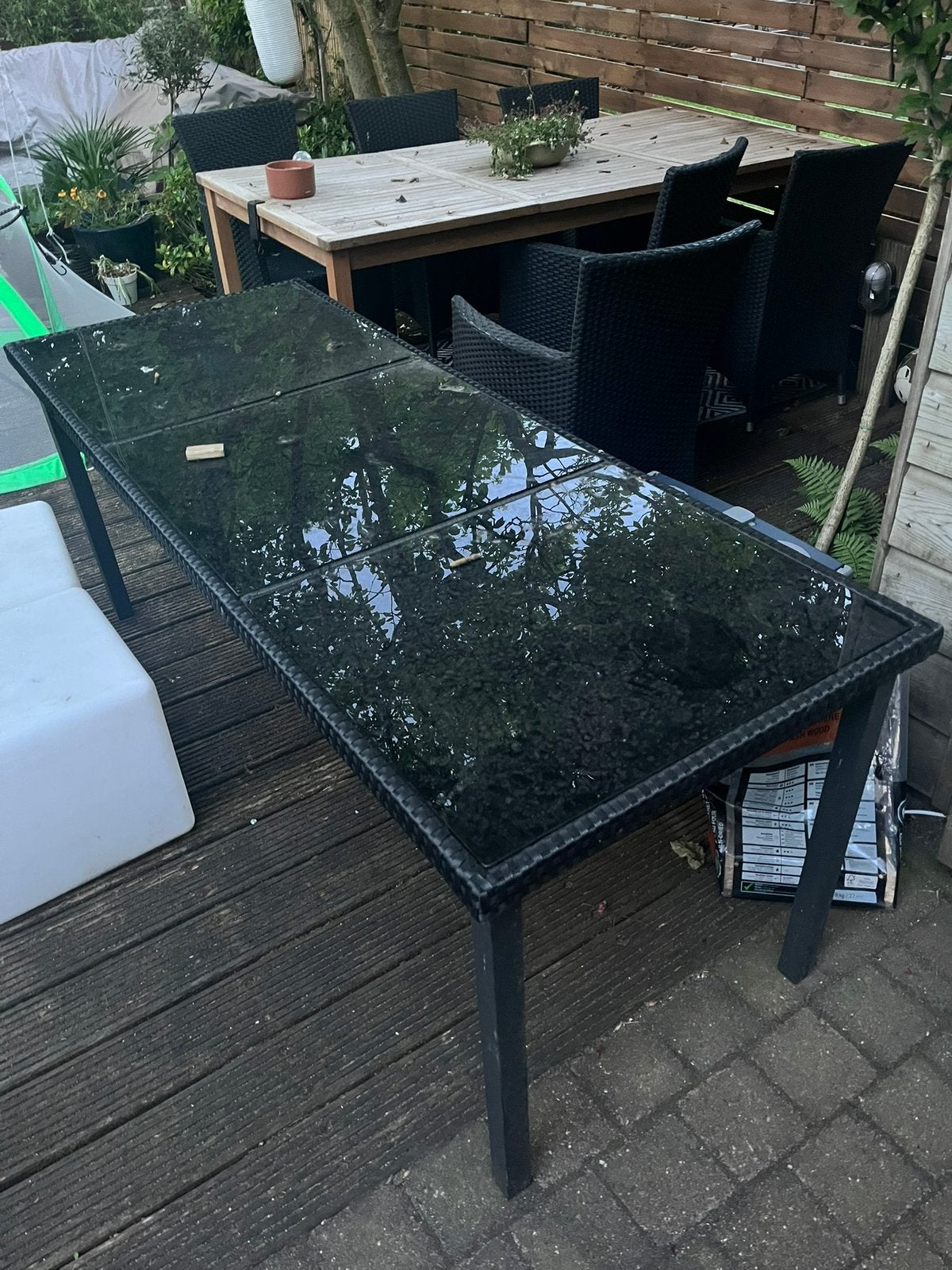 Zwarte rattan tuintafel, Ophalen, Zo goed als nieuw, Rechthoekig