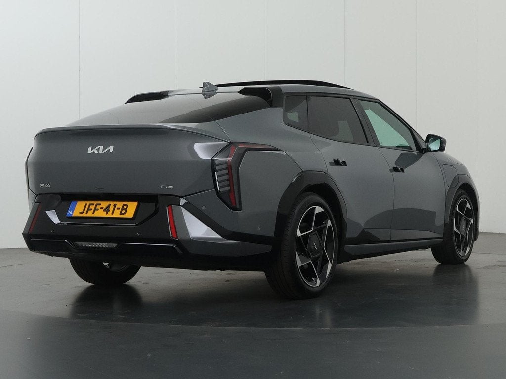 Kia EV4 Fastback GT-PlusLine 81.4 kWh | Panoramaschuifdak |, Auto's, Kia, 81 kWh, 612 km, Parkeerassistent, 33 min