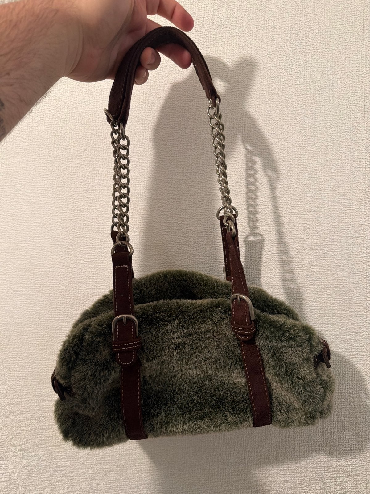 grijs fake faux fur tasje met kettinghengsels, Ophalen of Verzenden, Gebruikt, Groen, Avondtasje