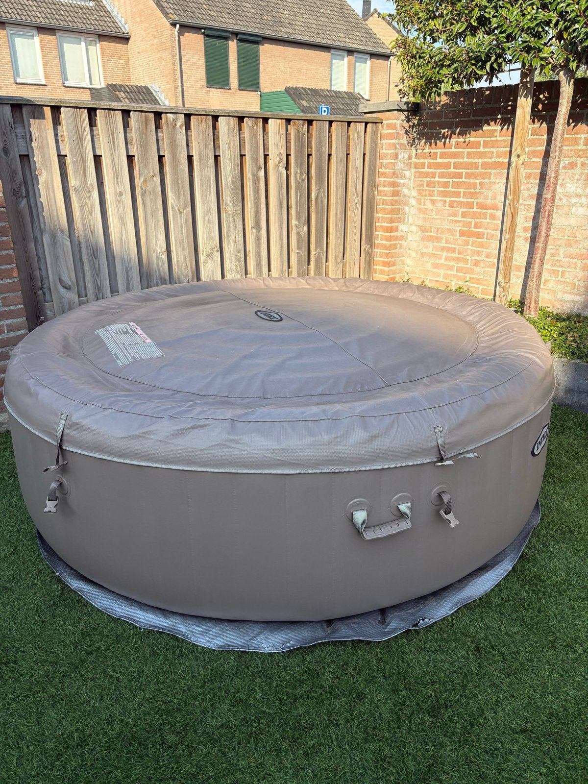 Intex opblaaszwembad/jacuzzi met defecte pomp, Ophalen, Gebruikt, Minder dan 80 cm, Opblaaszwembad