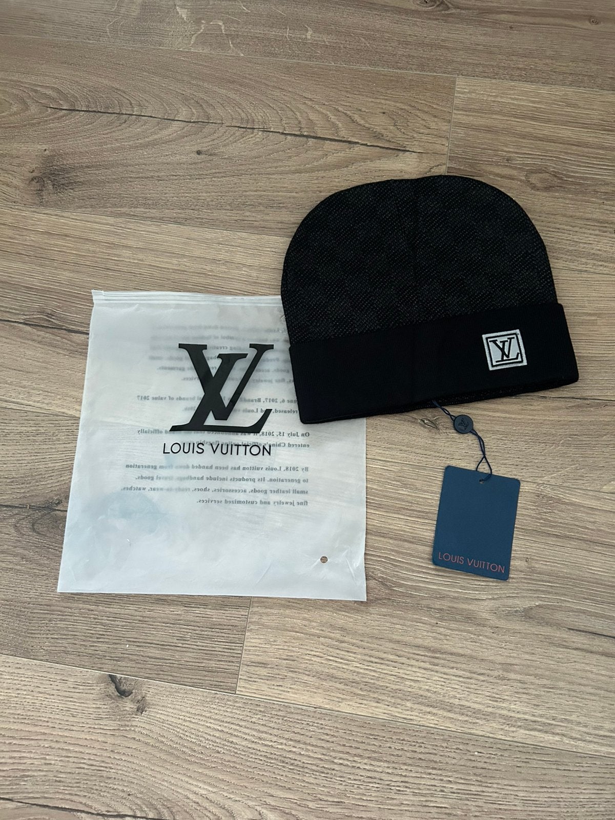 Lv muts zwart, Ophalen of Verzenden, Zo goed als nieuw, Overige maten, Muts