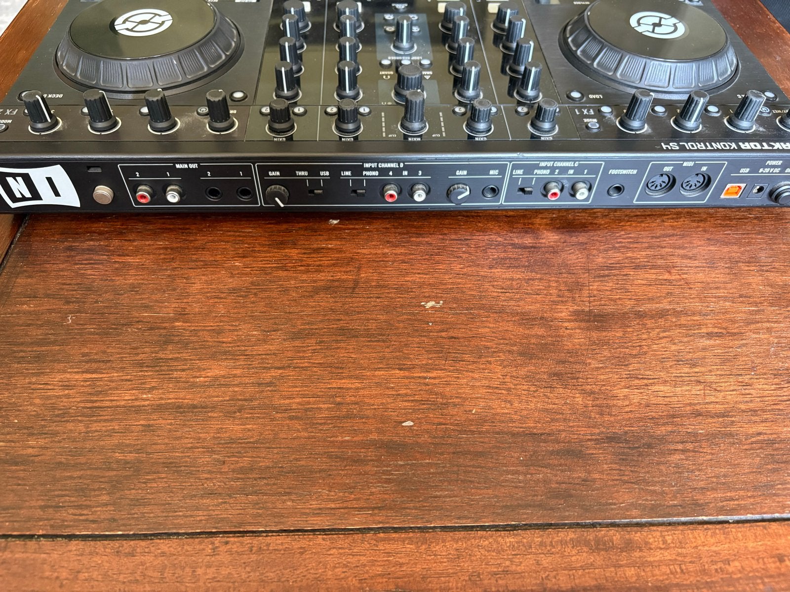 Traktor Kontrol S4 DJ Controller + case, Muziek en Instrumenten, Dj-sets en Draaitafels, Zo goed als nieuw, Dj-set, Overige merken
