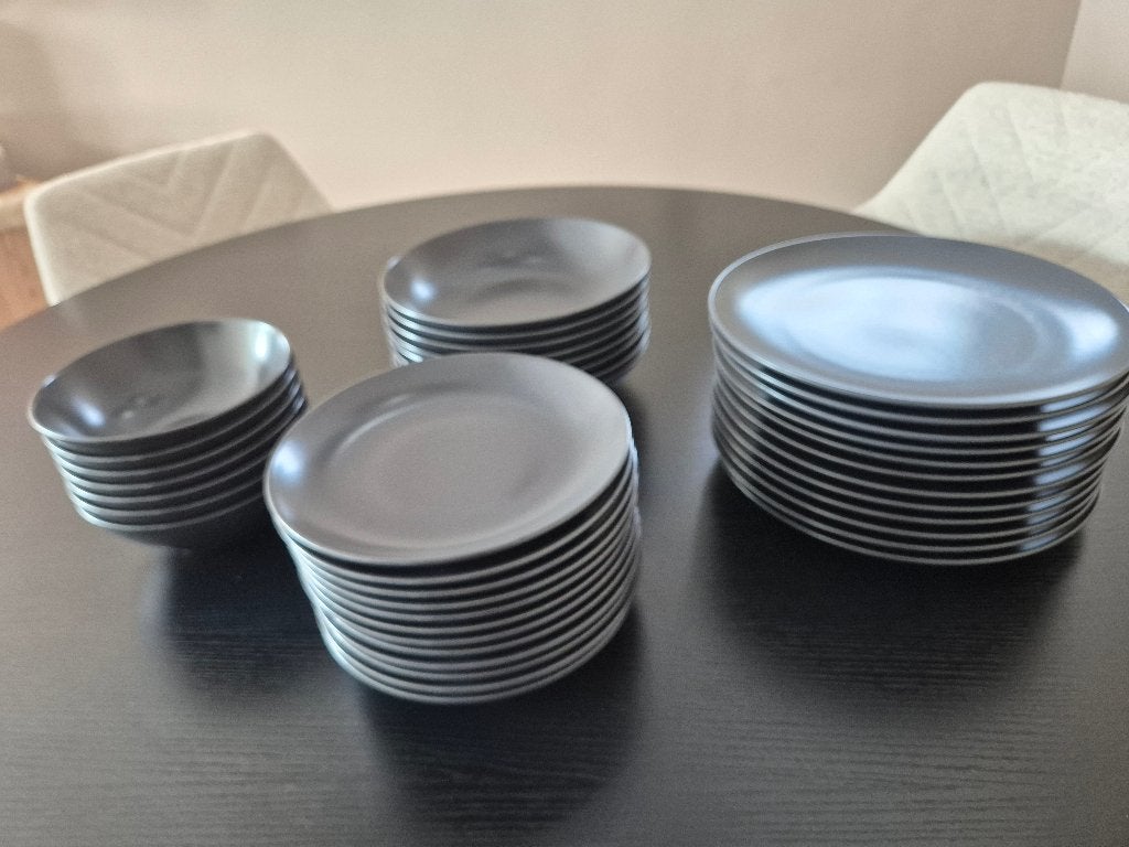 Ikea FÄRGKLAR servies donkergrijs, Ophalen, IKEA, Zo goed als nieuw, Bord(en)