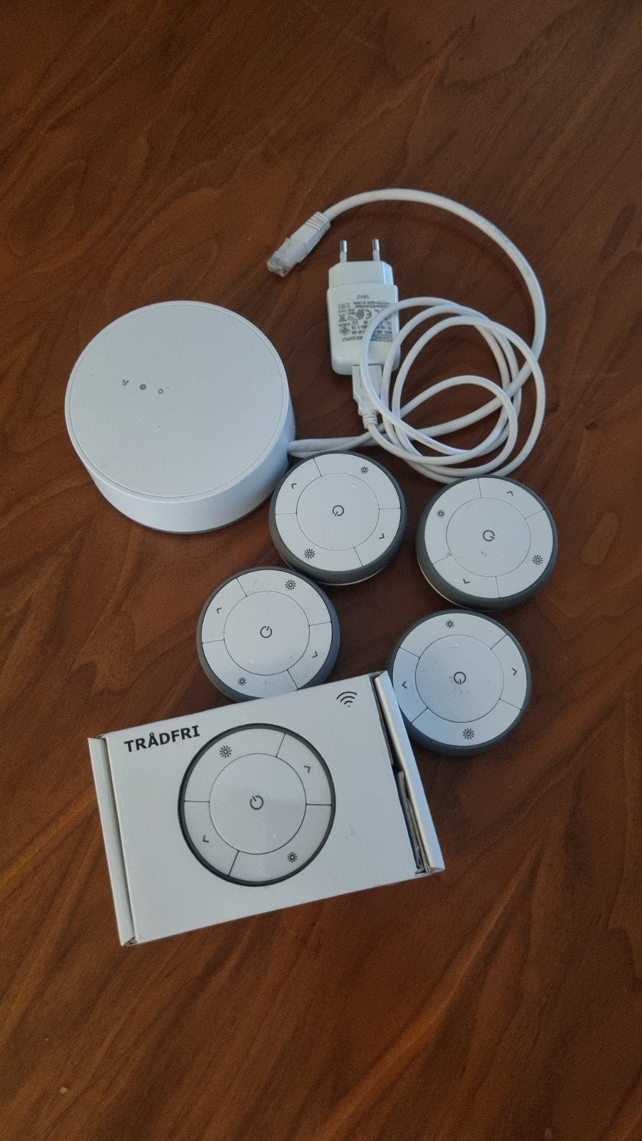 IKEA TRÅDFRI Gateway met 5 dimmers, Ophalen, Gebruikt, Modern, minimalistisch