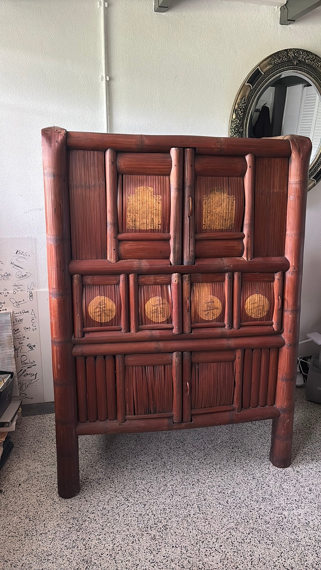 Chinese kast van bamboe, Ophalen