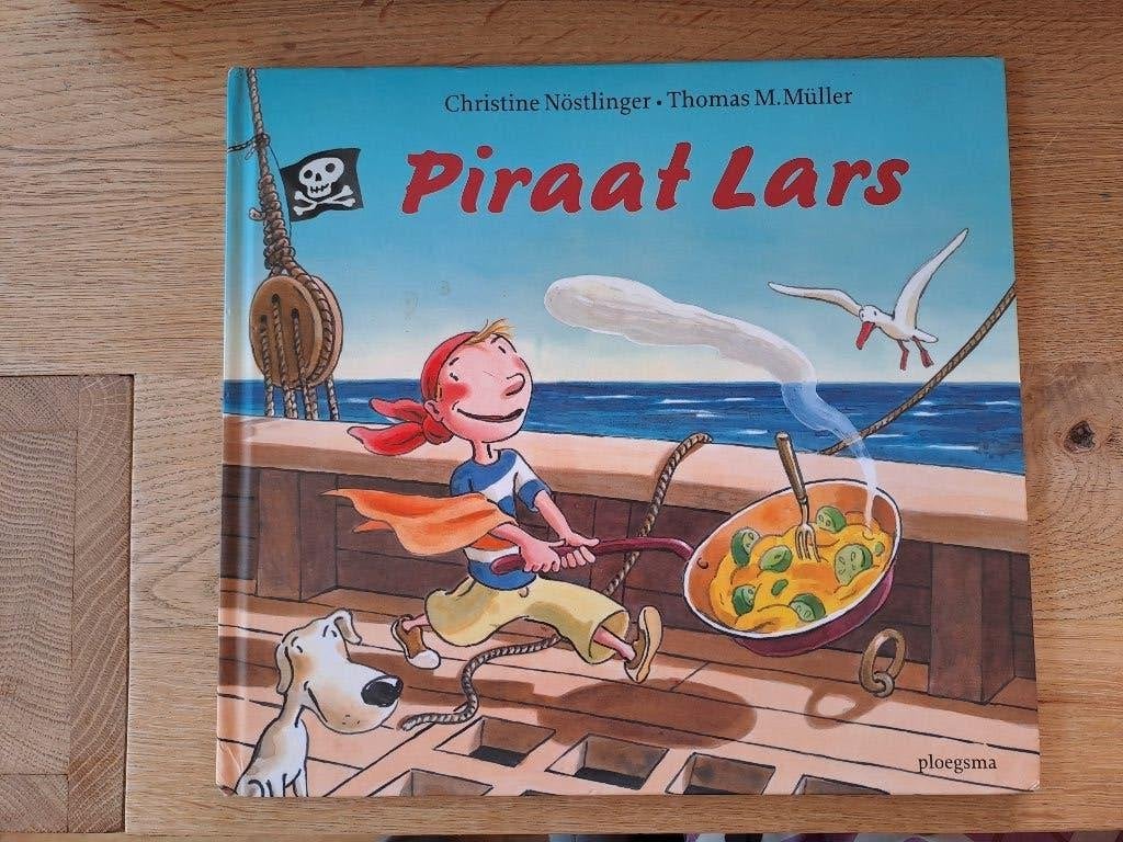 PIRAAT LARS. CHRISTINE NÖSTLINGER, Gelezen, Fictie algemeen, Christine Nöstlinger, Jongen of Meisje