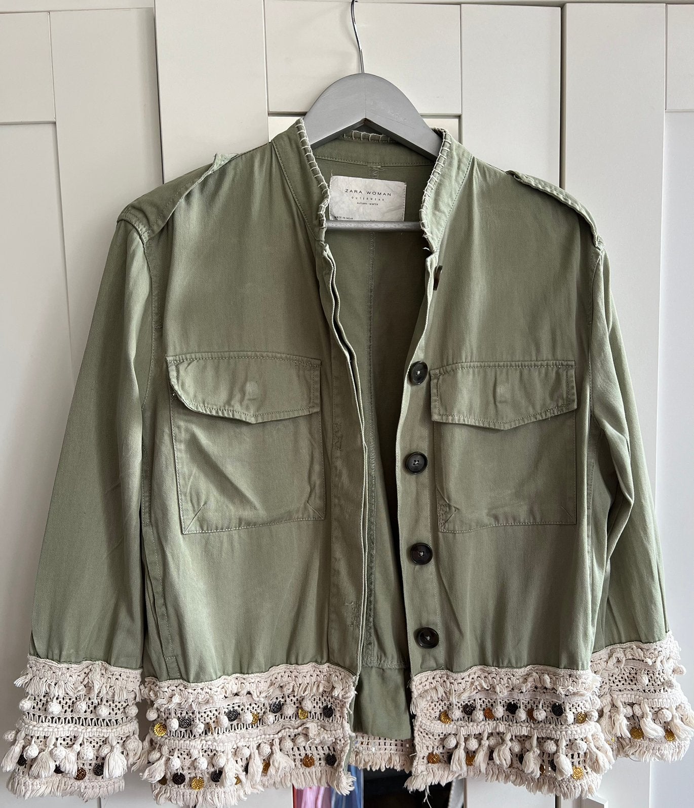 Zara Ibiza jasje groen met franjes maat M, Maat 38/40 (M), Ophalen of Verzenden, Zo goed als nieuw, Jasje