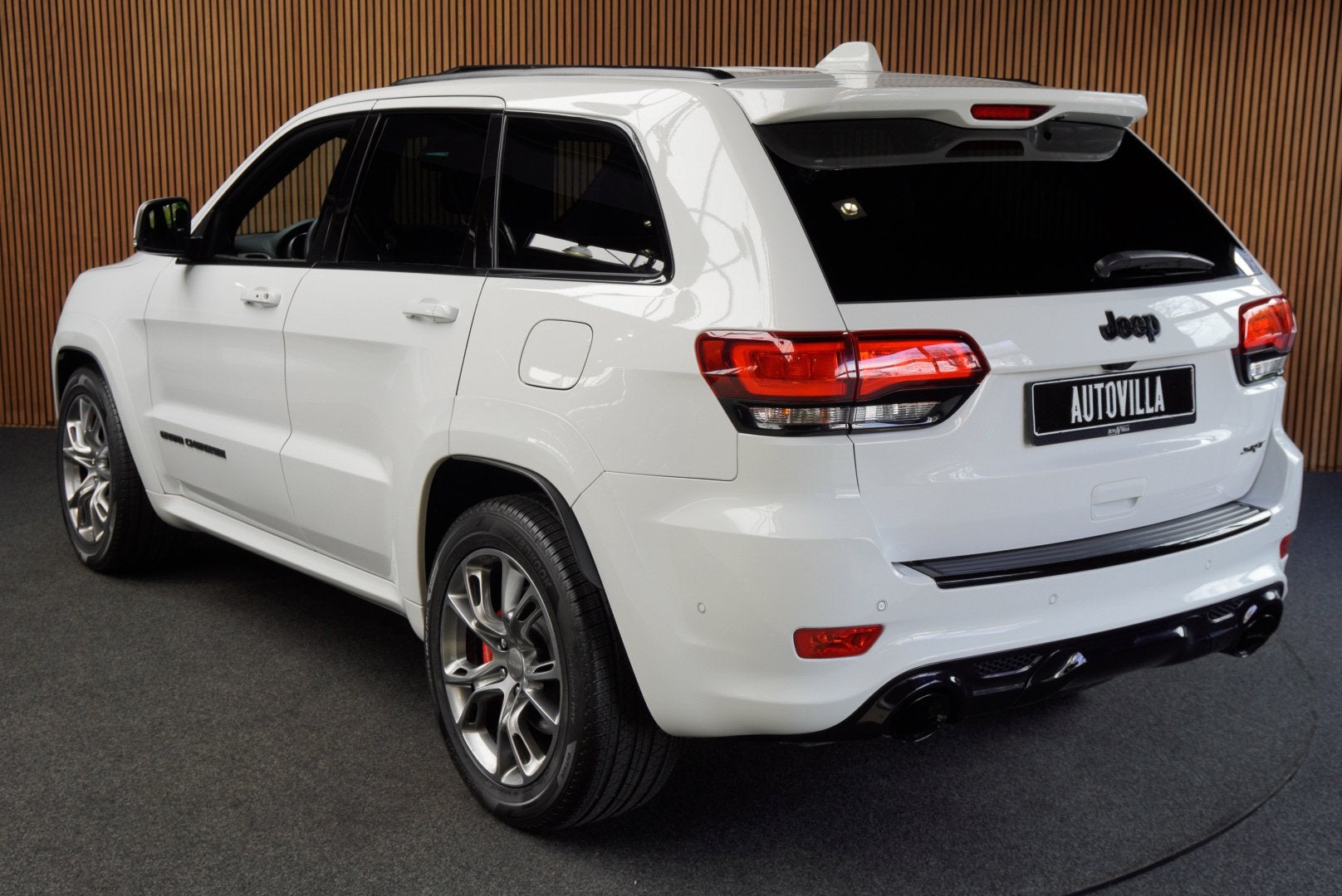 Jeep Grand Cherokee 6.4 Hemi SRT 3000km! Carbon-Design SRT-D, Auto's, Automaat, Gebruikt, Wit, Leder