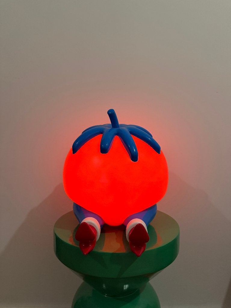 Parra x Case Studyo – Give Up Tomato Lamp 2017, Antiek en Kunst, Ophalen of Verzenden, Rood, Kunststof