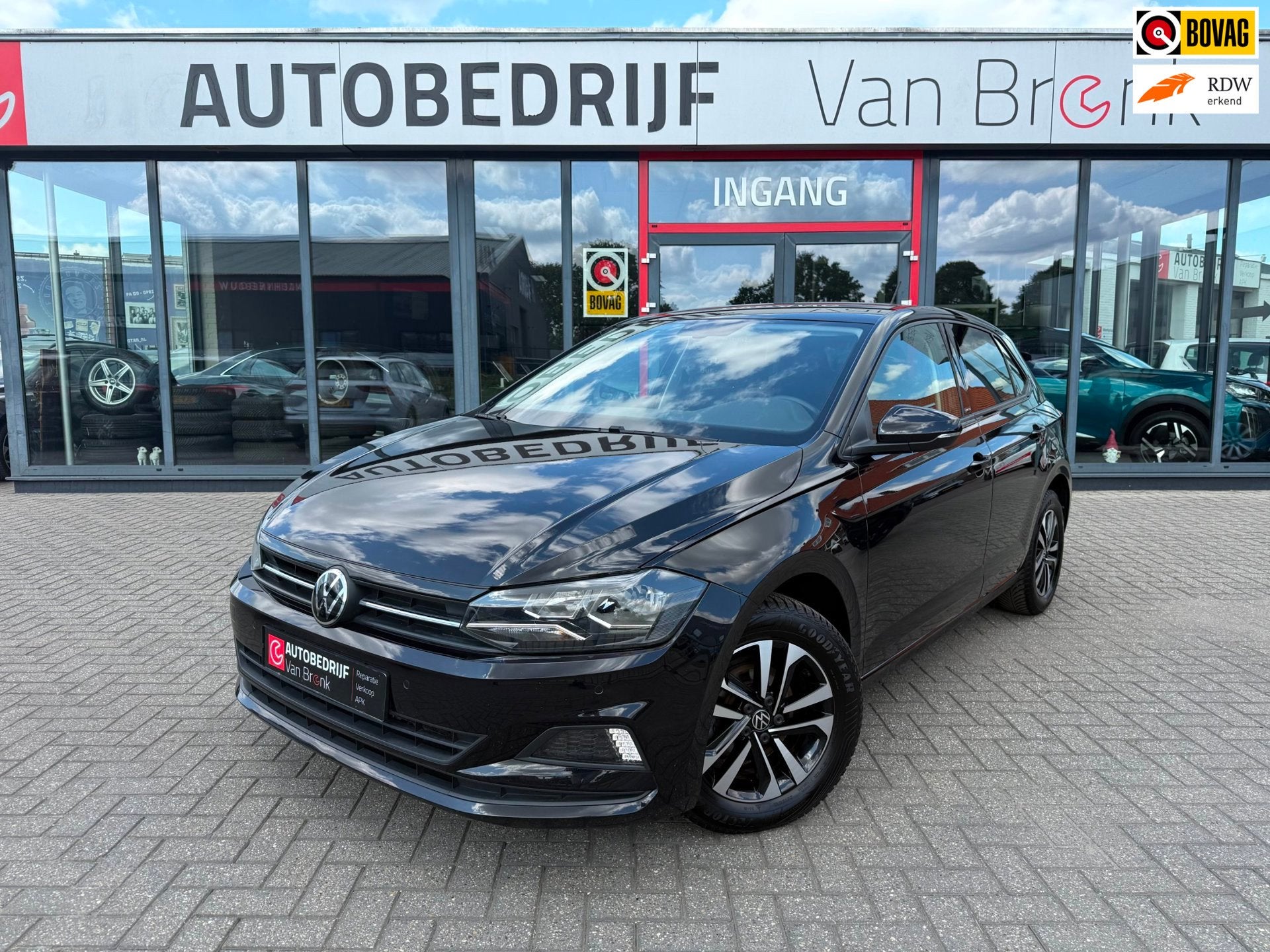 Volkswagen Polo 1.0 TSI Comfortline Business | Carplay | PDC, Auto's, Voorwielaandrijving, Dealer onderhouden, Gebruikt, Zwart