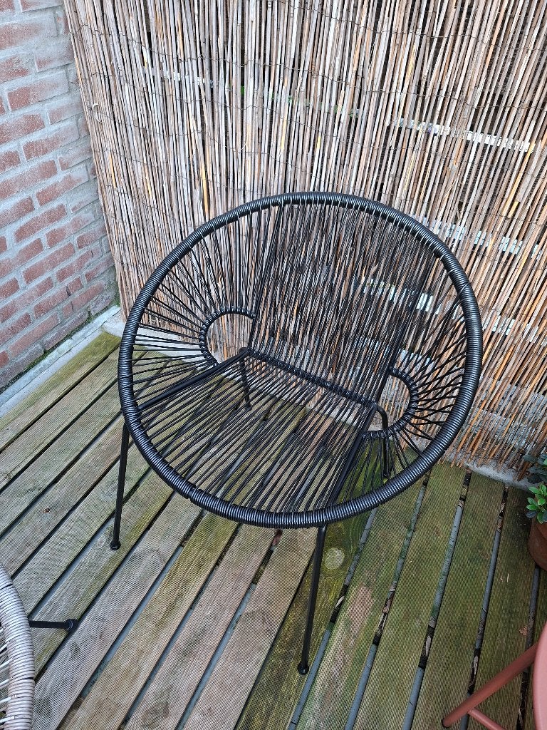 Zwarte draadstoel, Ophalen, Zo goed als nieuw