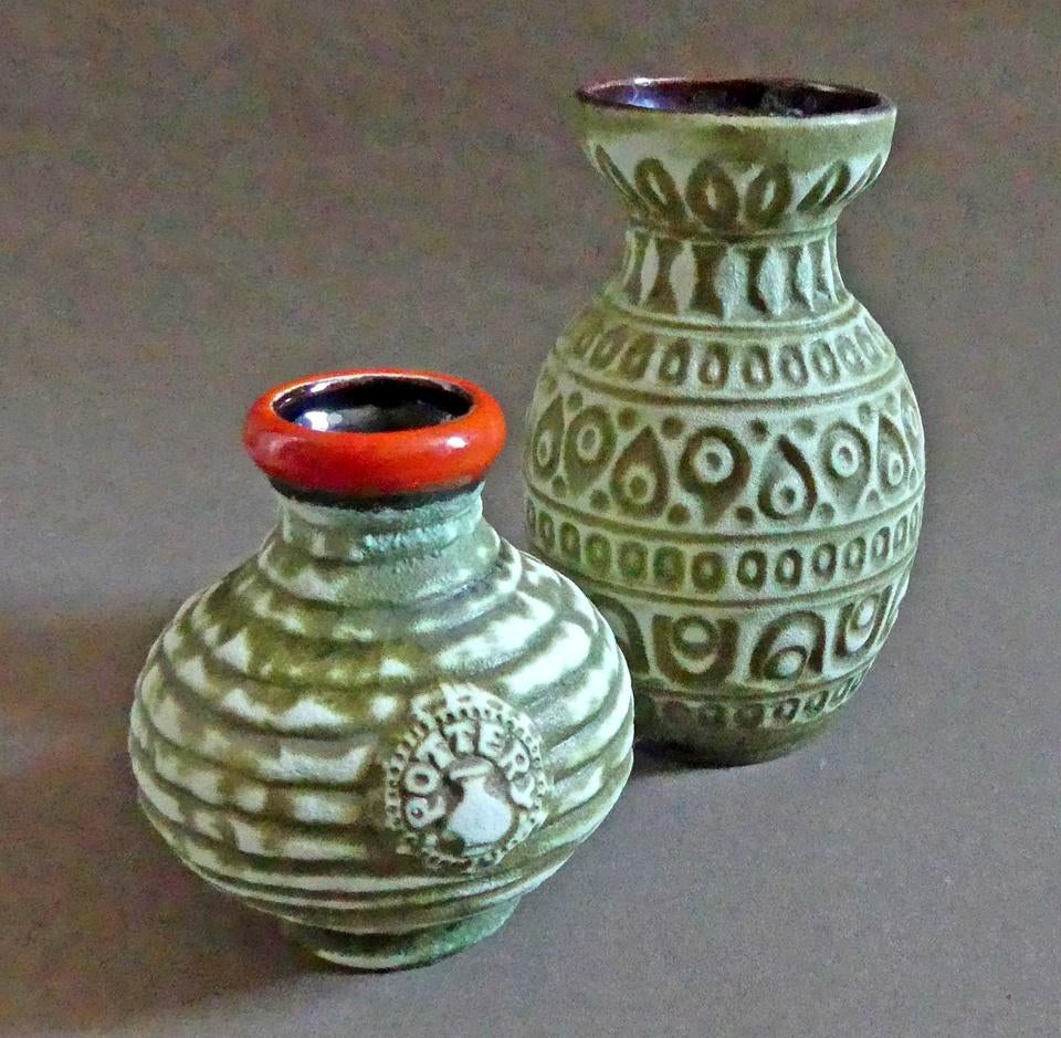Bay Keramik vaas vintage vazen duo West-Germany groen 92 20, Gebruikt, Aardewerk of Porselein, Ophalen of Verzenden, Minder dan 50 cm