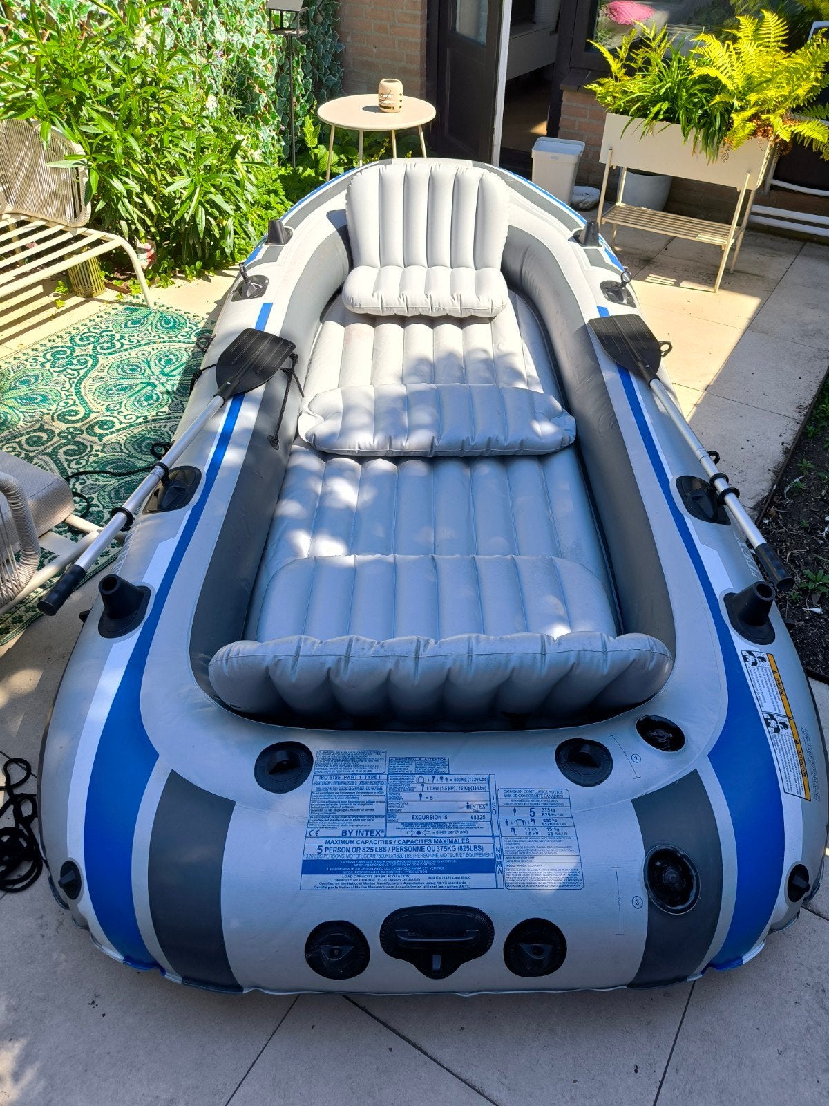 Intex Excursion 5 opblaasboot met electrische pomp, Ophalen, Gebruikt, Drie personen of meer, Overige typen