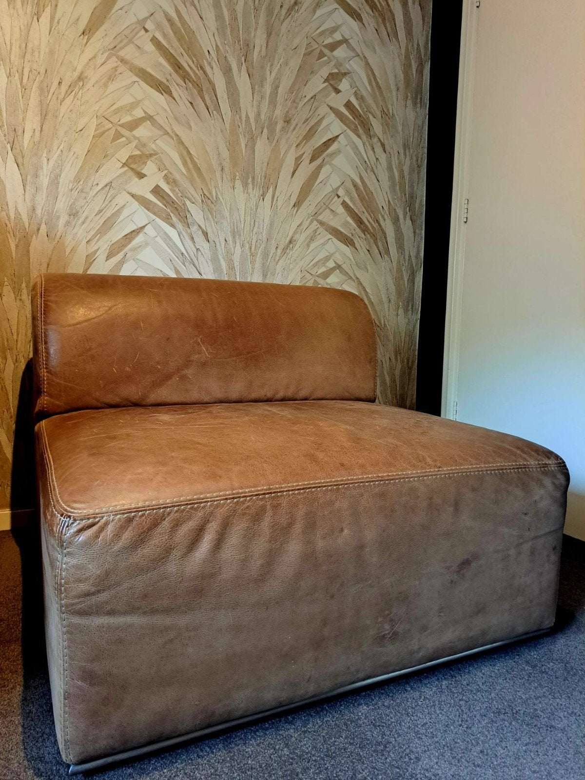 Twee nette leren loungebankjes voor tiener-/kinderkamer, Huis en Inrichting, Gebruikt, Eenpersoons, Minder dan 75 cm, Leer
