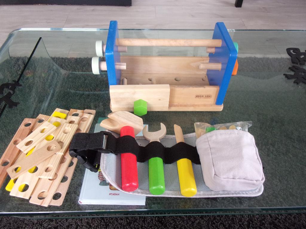 Houten GERREEDSCHAPSKIST tevens WERKBANKJE + ........., Kinderen en Baby's, Speelgoed | Houten speelgoed, Ophalen of Verzenden