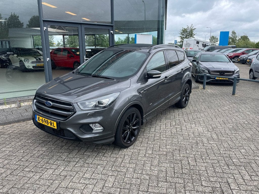 Ford Kuga 1.5 EcoBoost Vignale pano dak, Auto's, Ford, Automaat, 4 cilinders, Automatische klimaatregeling, Bedrijf