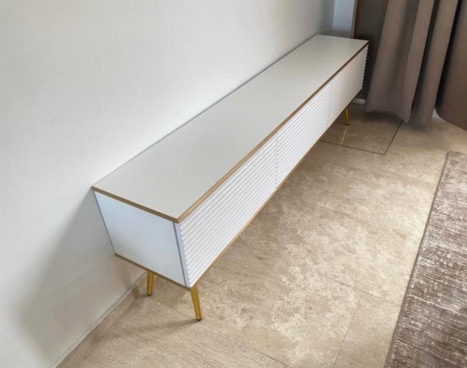 Mooie TV meubel wit met goude detail Willenstad ophalen, Zo goed als nieuw, Minder dan 100 cm, 25 tot 50 cm, 50 tot 100 cm