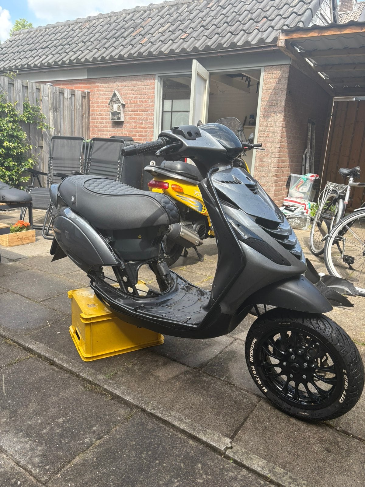 Zip 2t 2005 Frame, Fietsen en Brommers, Scooters | Piaggio, Zo goed als nieuw, Zip, Tweetakt, Ophalen