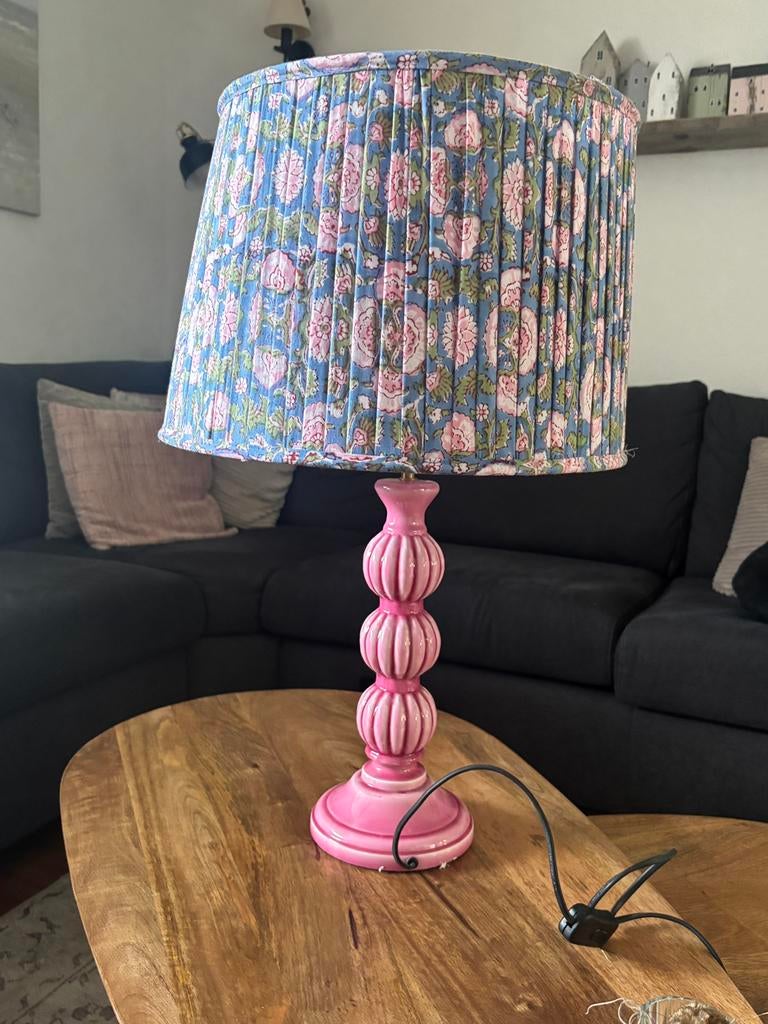 Viral roze anna+nina lamp met bloemenkap, Ophalen, Zo goed als nieuw