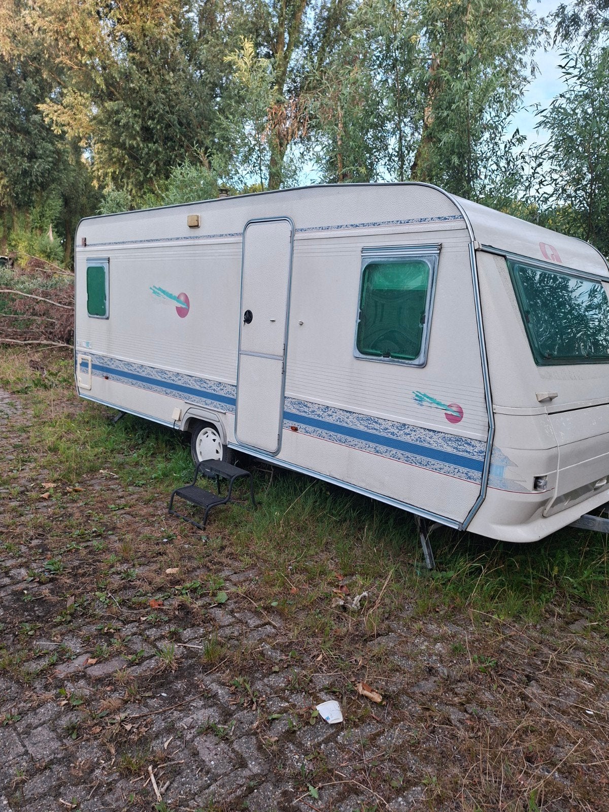 Mooie Adria 502 met voortent, Caravans en Kamperen, Vast bed, Rondzit, Particulier, Adria