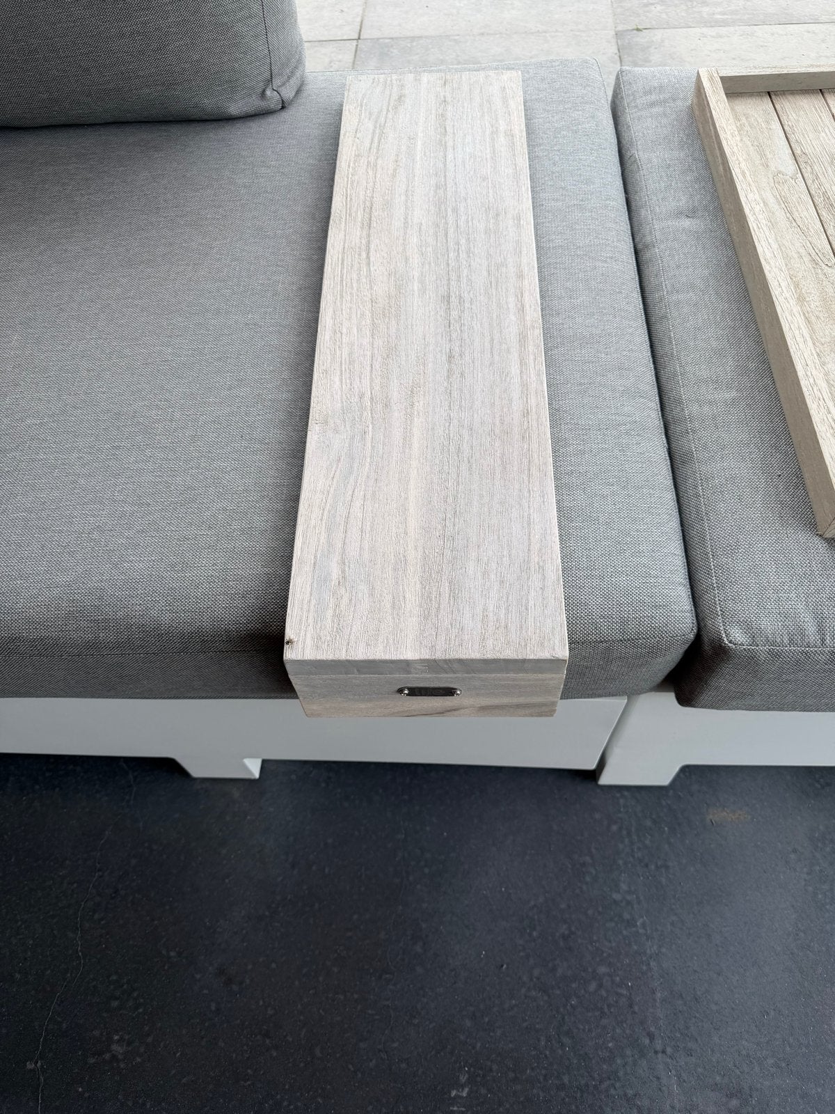 Life Outdoor Living houten armleuning/bijzettafel nieuw, 2 zitplaatsen, Bijzettafel, Nieuw, Ophalen of Verzenden