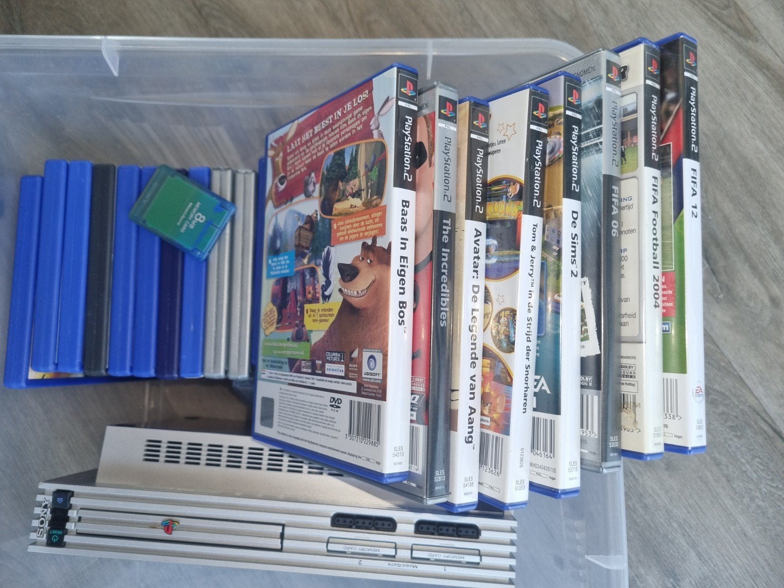 PlayStation 2 Slim Zilver met 2 controllers en veel games, Spelcomputers en Games, Spelcomputers | Sony PlayStation 2, Gebruikt