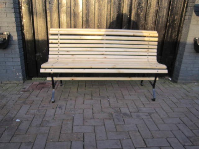 TUINBANK MET GIETIJZEREN FRAME, Ophalen, Zo goed als nieuw, Hout