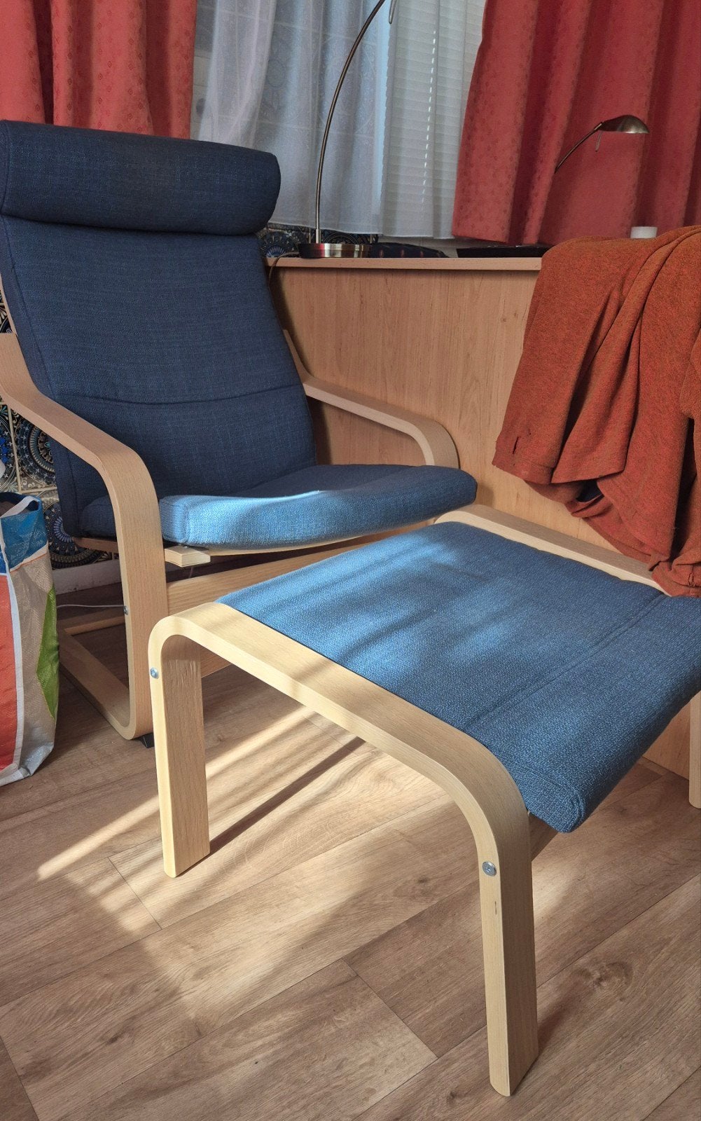 Poang Ikea leunstoel en voetenbank blauw stoffen bekleding, Huis en Inrichting, Fauteuils, Ophalen, Gebruikt, 75 tot 100 cm, Stof