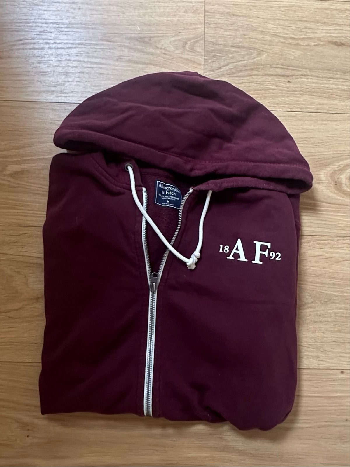 Abercrombie & Fitch donkerrood vest maat M, Ophalen of Verzenden, Zo goed als nieuw, Maat 48/50 (M), Rood