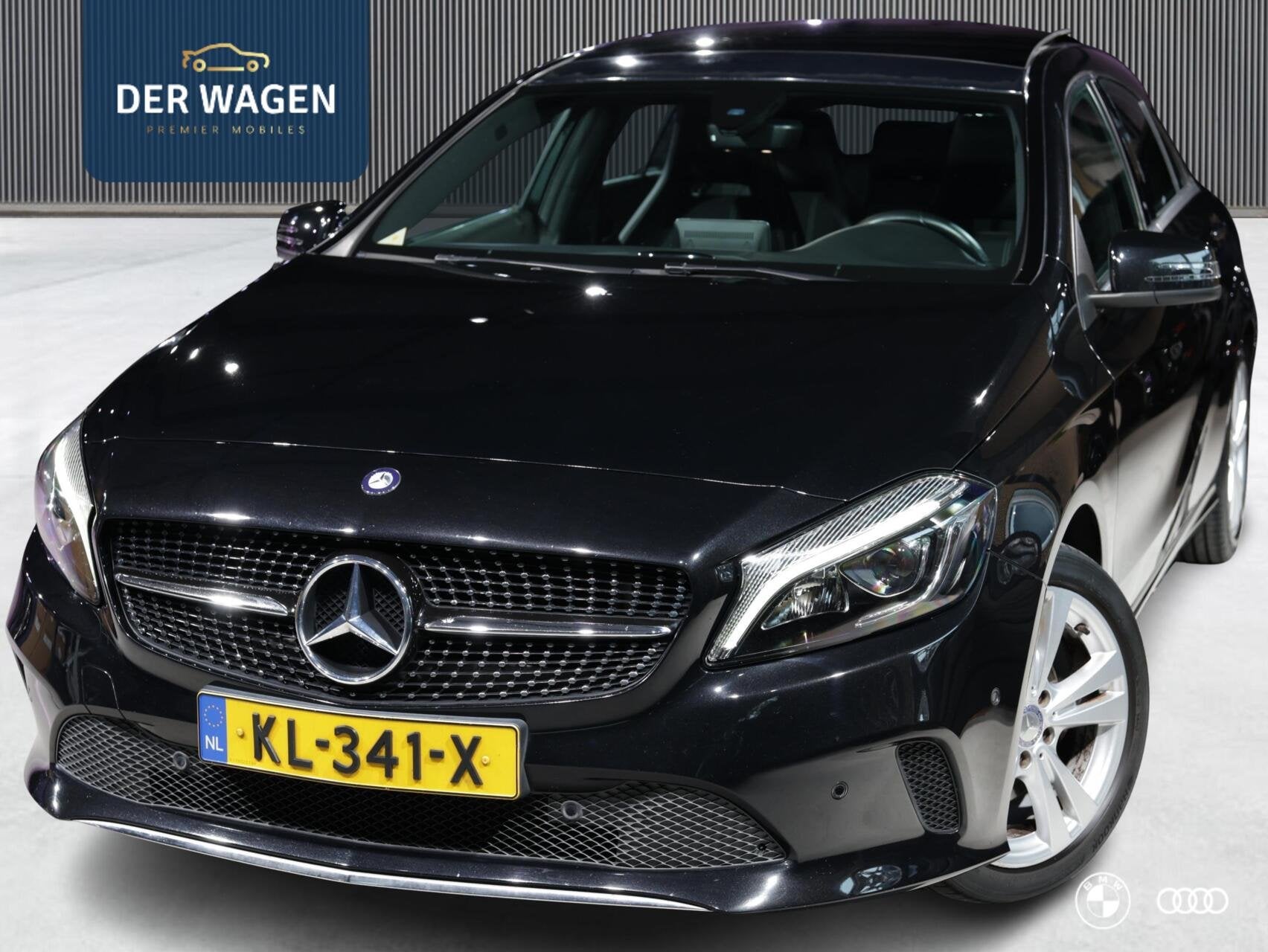 Mercedes A180 PRESTIGE / PANODAK / TREKHAAK / STOELVW / 17", Gebruikt, 4 cilinders, Met garantie (alle), Leder en Stof
