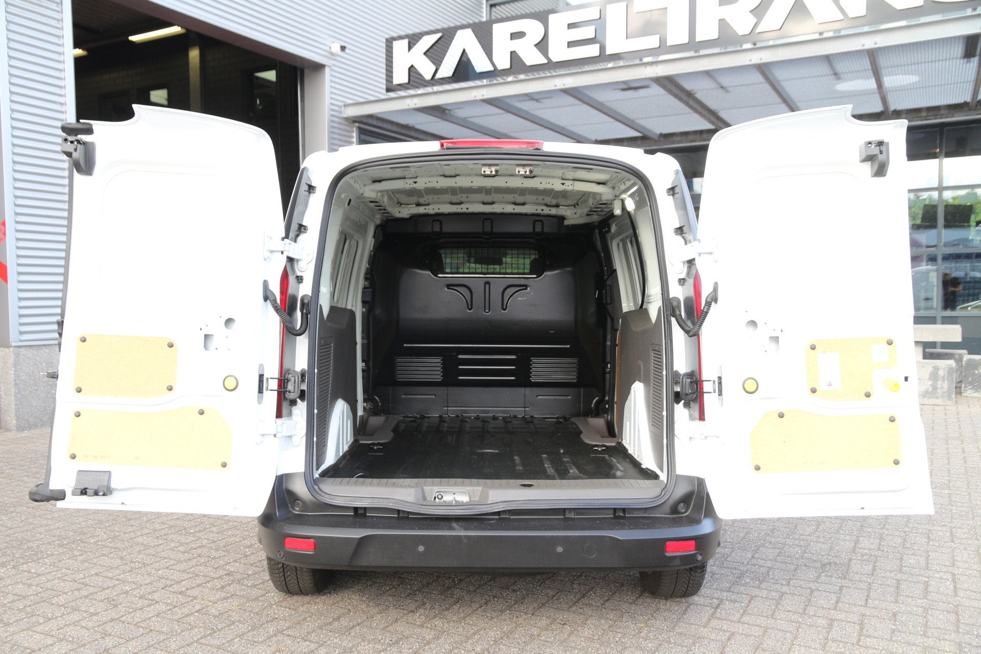 Ford Transit Connect 1.5 EcoBlue 100 | L2 | KAR-edition | Ca, Voorwielaandrijving, 1390 kg, Gebruikt, Wit