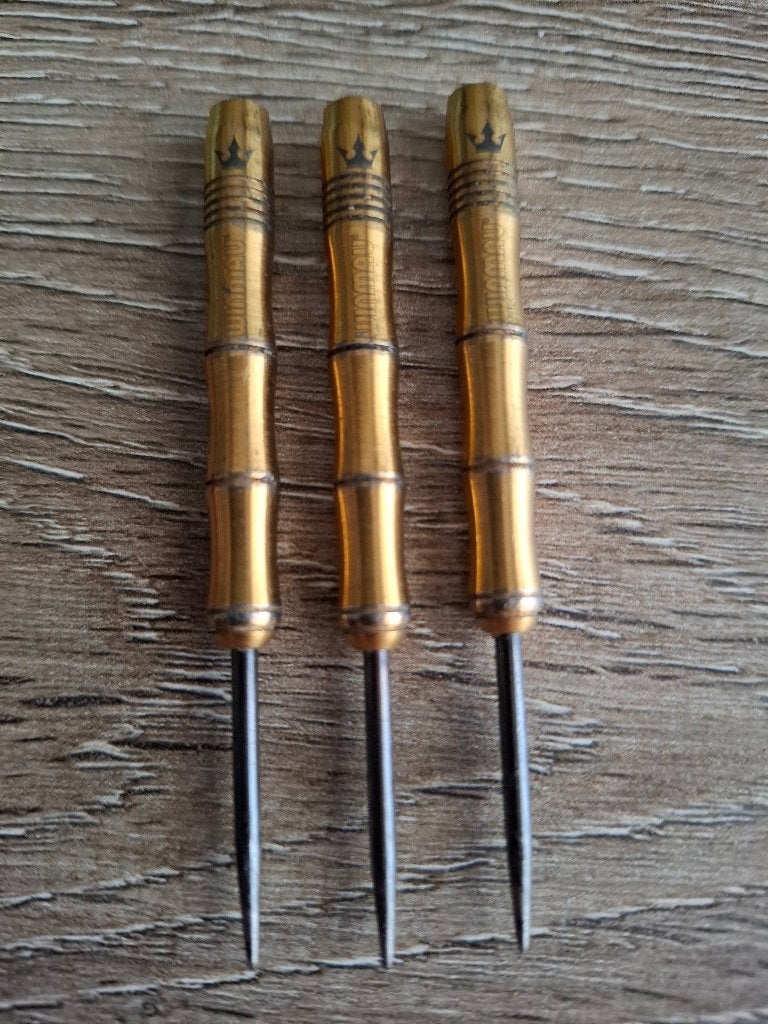 Dartpijlen Mervyn King 24 gram gold, Ophalen, Zo goed als nieuw, Pijlen