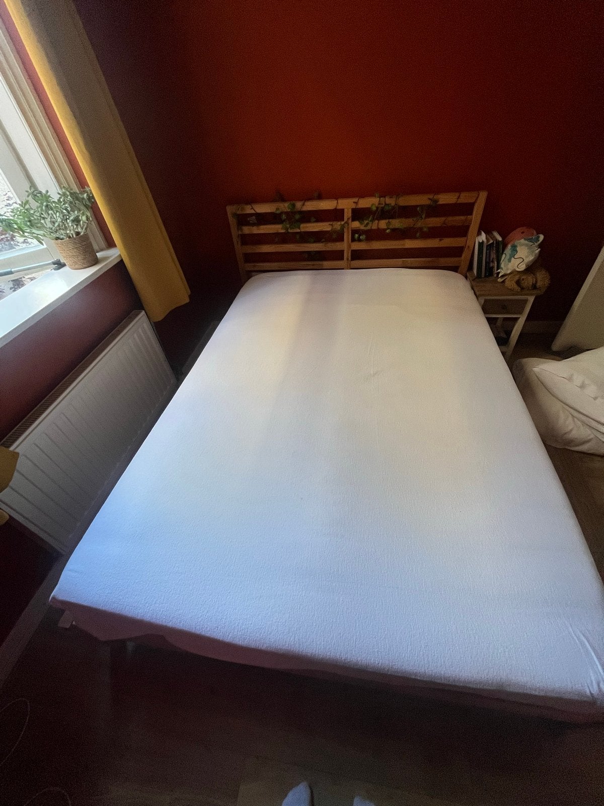 IKEA TARVA bedframe - 140x200 cm, Huis en Inrichting, Ophalen, Gebruikt, Bruin, Tweepersoons