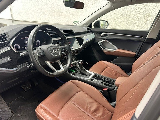 Audi Q3 35 Tfsi 150pk Mhev S Tronic 2021 Grijs, Auto's, Audi, Automaat, 1505 kg, Bruin, Vierwielaandrijving