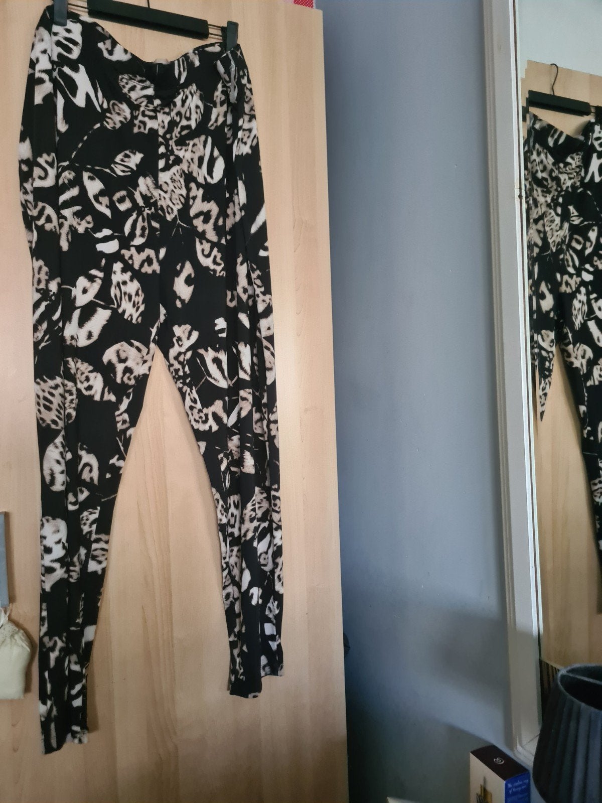 Zwarte legging of broek met Dierenprint maat54, Kleding | Dames, Twister, Ophalen of Verzenden, Nieuw, Zwart