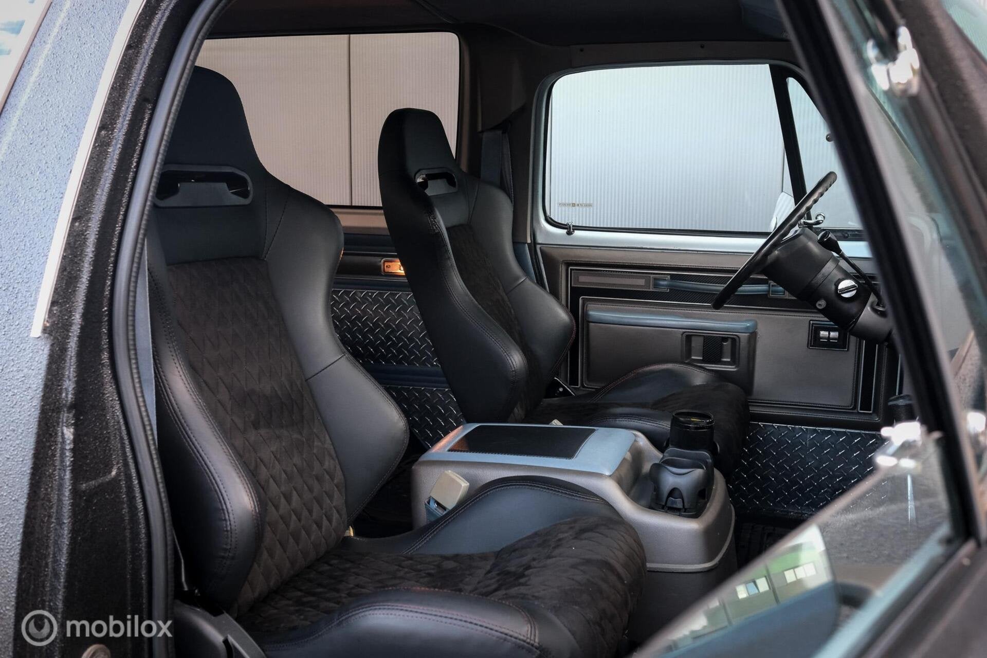 Dodge Ramcharger 5.2 V8 | Gerestaureerd | Wegenbelasting vri, Auto's, Gebruikt, 4 stoelen, Lederen bekleding, Zwart