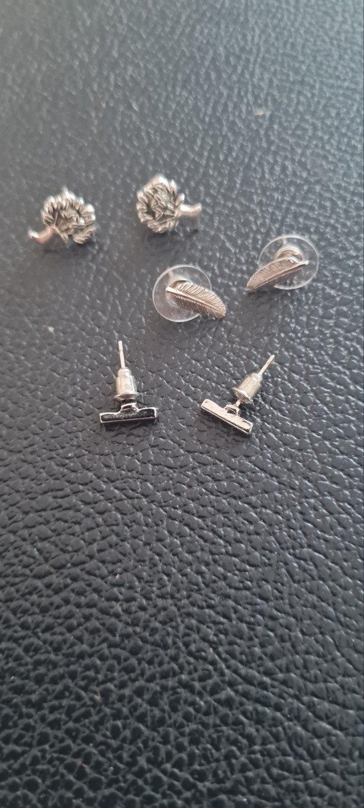 Zilverkleurige oorknopjes, Ophalen of Verzenden, Nieuw, Zilver, Overige materialen