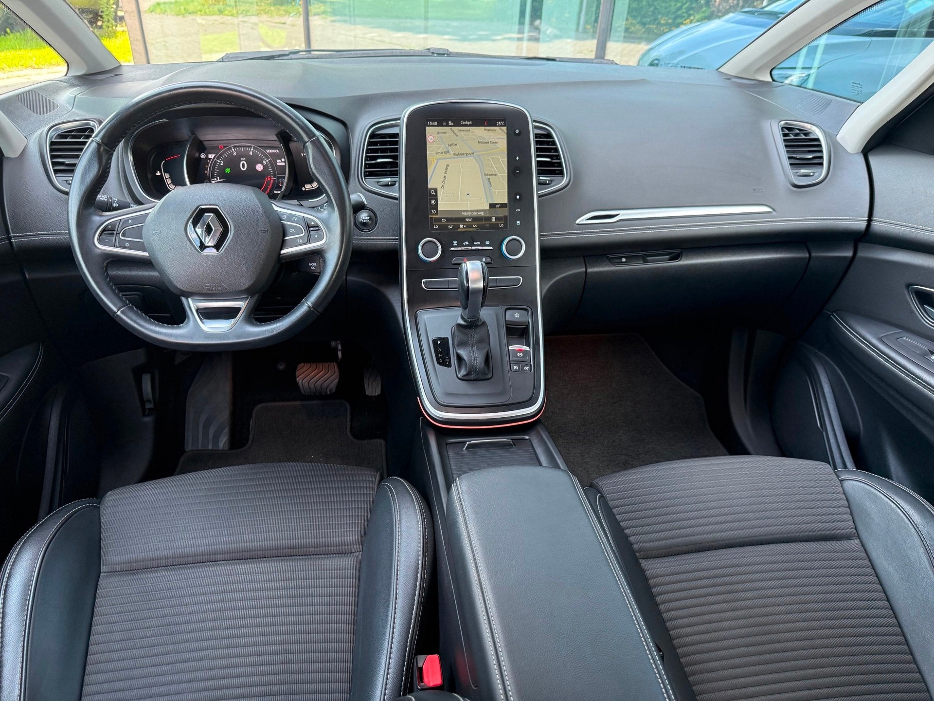 Renault Scénic 1.3 TCe Intens - Automaat - Navi groot - Tre, Auto's, Renault, Gebruikt, 4 cilinders, 1850 kg, Leder en Stof